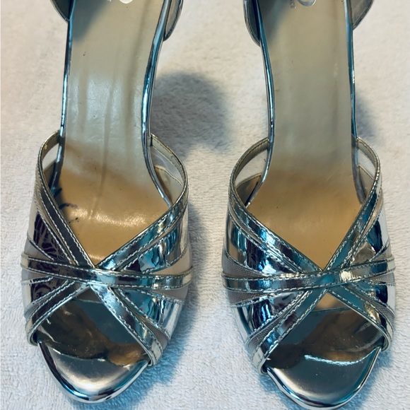 Almost Brand New - High Quality Heels By TRUE DECADENCE - Size 8 - Box 49 - Picture 2 of 5